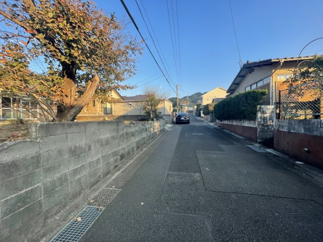 青峰一丁目土地の前面道路含む現地写真