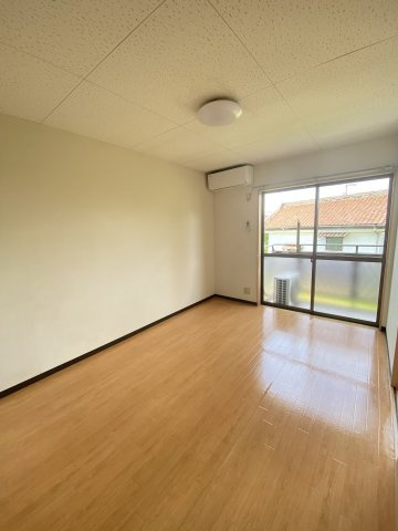 グッディハウスの洋室