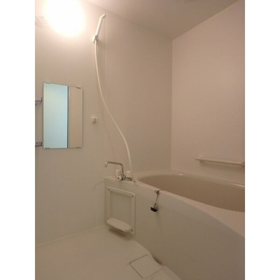 【浴室】 | DHガーデン井尻南 | 別号室の写真になります。現況優先。