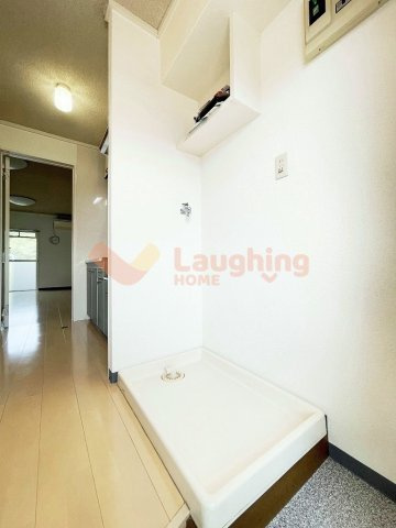 エトランゼ宮本Ⅲの洗面所|ゆったりとスペースのある洗面所