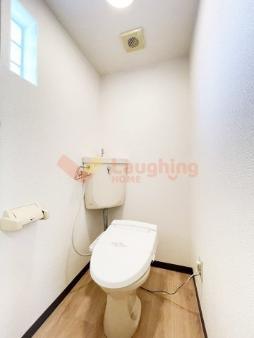 エトランゼ宮本Ⅲのトイレ|ゆったりとした空間のトイレです