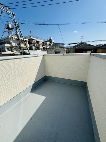 広島市南区堀越2丁目　新築一戸建て(全5棟)のバルコニー|バルコニー付きです