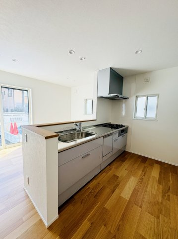 広島市南区堀越2丁目　新築一戸建て(全5棟)のキッチン|料理好きには嬉しいゆったりとしたキッチン