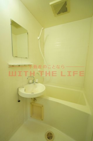 エトランゼ宮本Ⅲ【キャッシュバック対象物件】の浴室|コンパクトで使いやすいお風呂です