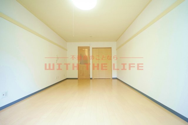 エトランゼ宮本Ⅲ【キャッシュバック対象物件】の寝室|ゆとりの広さです