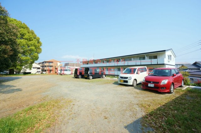 エトランゼ宮本Ⅲ【キャッシュバック対象物件】の駐車場|駐車場完備です