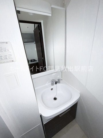 スワンズシティ大阪城コスタの独立洗面台