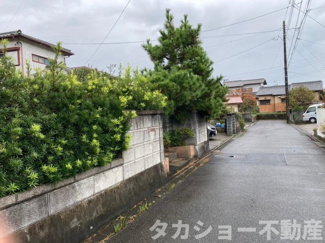 【前面道路含む現地写真】