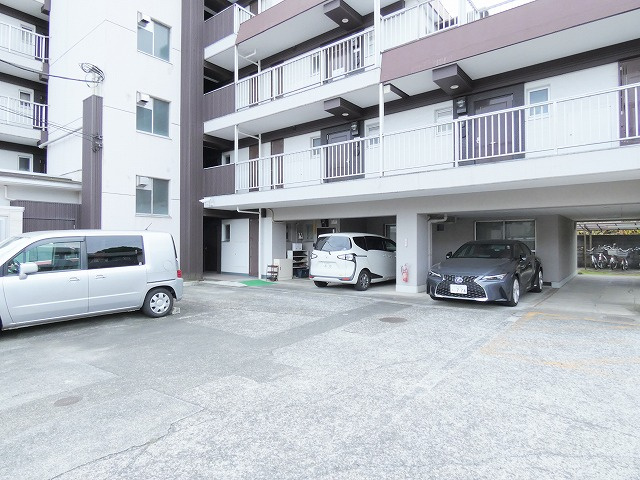 Wingrestの駐車場