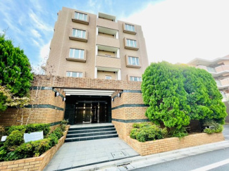 【外観】 | 野村不動産パートナーズ管理のマンション、モダンなタイル張りの外観。