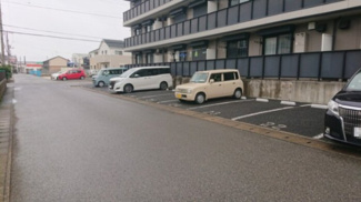 【駐車場】