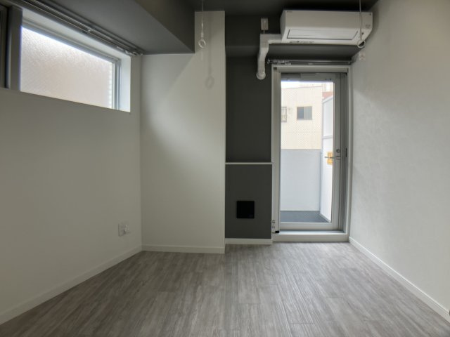 アーバングレース市川の洋室