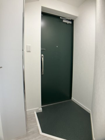 アーバングレース市川の玄関