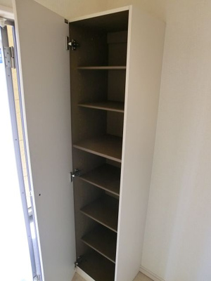 【玄関】 | リブレア清水A棟 | 別号室の写真になります。現況優先。