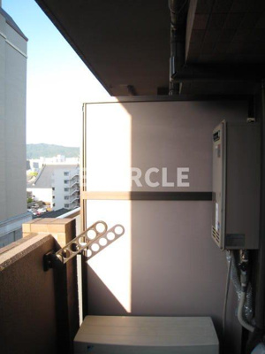 【バルコニー】 | SHICATA SIX BLDG | 陽当たり良好なバルコニーです