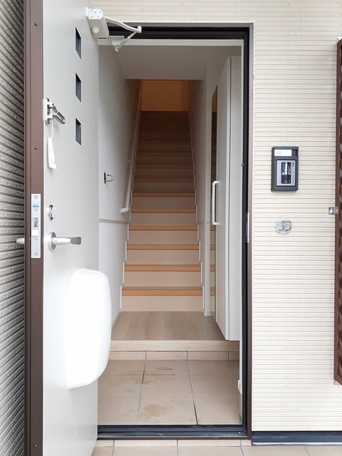 ヴィア　ラッテアの玄関