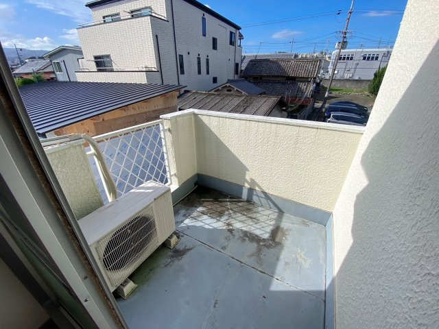 上田町貸家のバルコニー