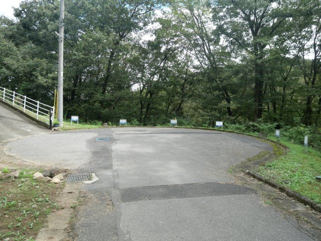 南那須・大金台林間住宅地⑩の前面道路含む現地写真