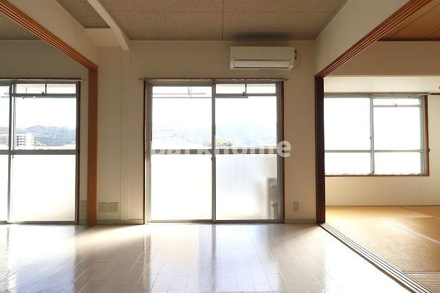 島谷グランドハイツの居間・リビング|おしゃれな居間です