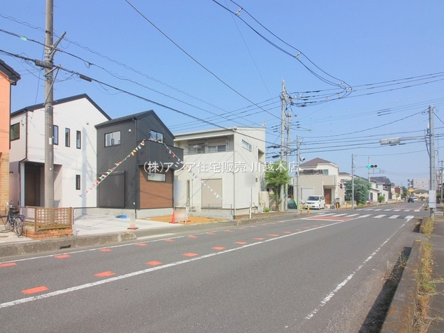 川越市大塚新町1期　新築戸建の前面道路含む現地写真|東側約12.0ｍ公道