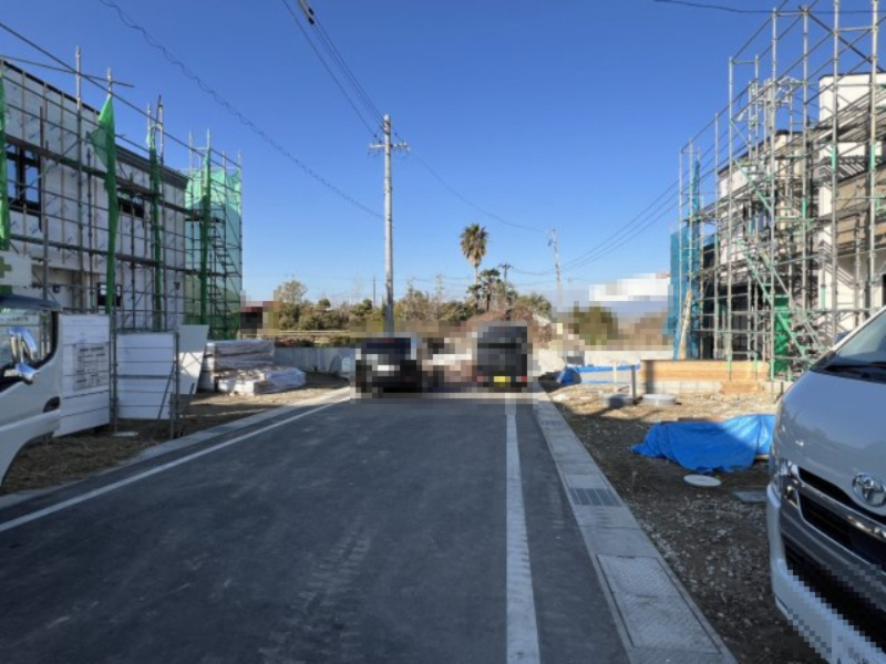 高浜市春日町新築戸建　1号棟の前面道路含む現地写真|高浜市春日町新築戸建前面道路写真です。南側公道約6ｍ