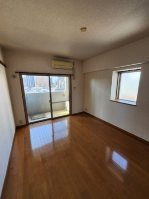 【洋室】 | ピュアドームエタージュ箱崎 | 別号室の写真になります。現況優先。