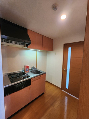 【キッチン】 | ピュアドームエタージュ箱崎 | 別号室の写真になります。現況優先。