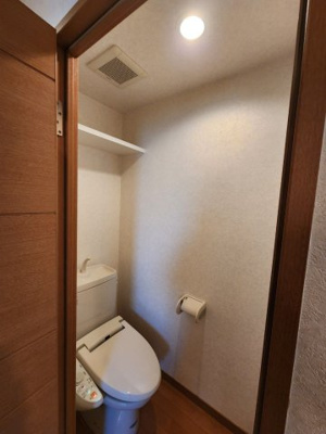 【トイレ】 | ピュアドームエタージュ箱崎 | 別号室の写真になります。現況優先。