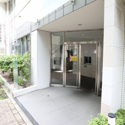 【エントランス】 | パークフロント | 落ち着いたエントランスです