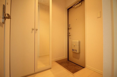 【玄関】 | レジアス | 別号室の写真になります。現況優先。
