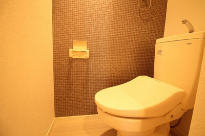 【トイレ】 | レジアス | 別号室の写真になります。現況優先。