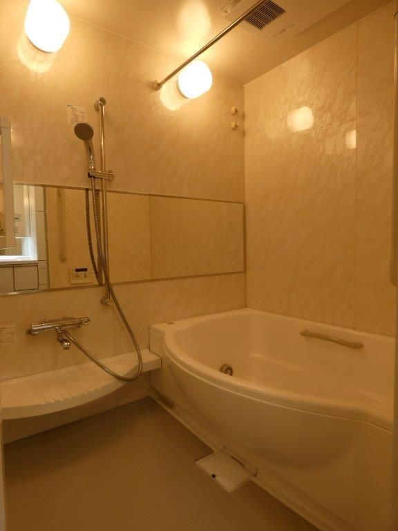 福生市大字熊川の中古マンションの浴室