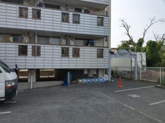 【駐車場】 | ロマーヌ石岡第2 | 駐車場に車を止められます（駐車料別途）