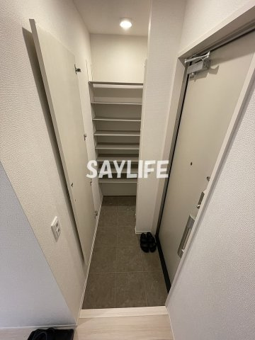 D-room新今里の玄関