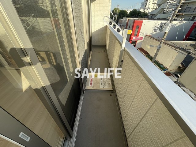 D-room新今里のバルコニー
