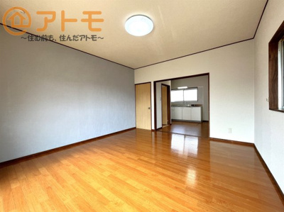 【居間・リビング】 | 富士市桑崎　中古戸建　全1棟