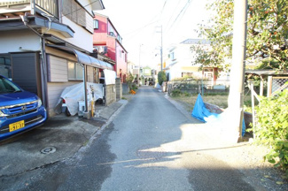 【前面道路含む現地写真】