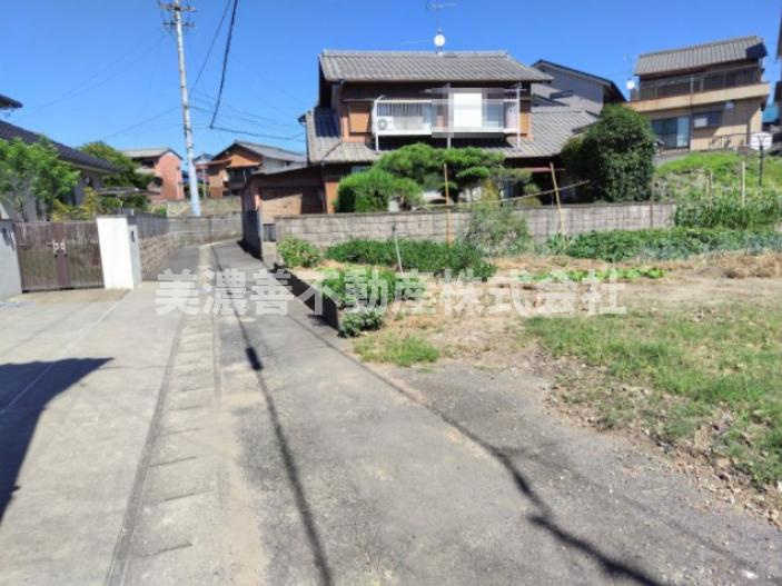 ６２０４８　一宮市北方町北方土地の前面道路含む現地写真