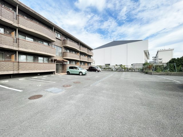 ベルリーフIIの駐車場