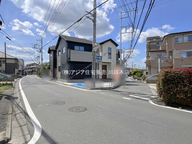 月々８万円台～　新築戸建　川越市南大塚4期の前面道路含む現地写真|北東側 約3.6ｍ公道/南側 約5.7ｍ公道