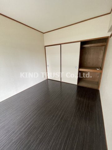 メゾンルミエールの居間・リビング|こちらの居間で趣味の時間をお楽しみください