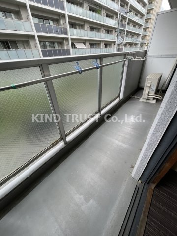 メゾンルミエールのバルコニー|開放的で明るい空間を演出してくれるバルコニーです