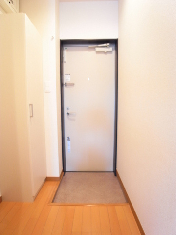 船橋市芝山１丁目のアパートの玄関