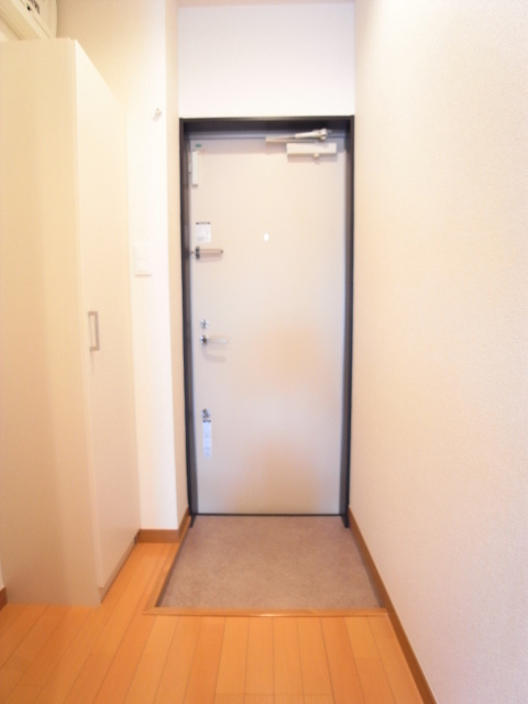 船橋市芝山１丁目のアパートの玄関