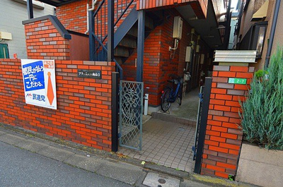 【エントランス】 | ブランニュー向山３