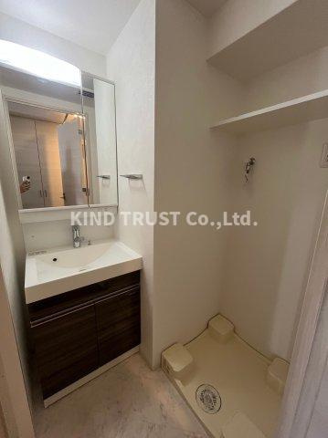 レオンコンフォート天神橋の洗面所|スペースが確保できる洗面所です