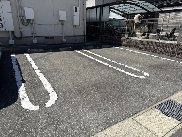 レクシオーレの駐車場