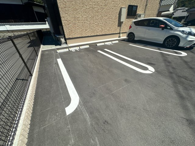 オイコス　オニロ　相生Ｅの駐車場