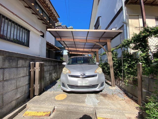 伏見堂貸家の駐車場