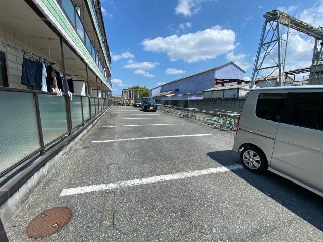 ロフティ津市場の駐車場